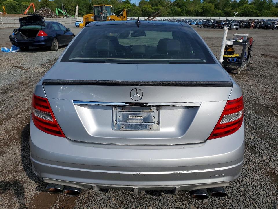 69070256 :رقم المزاد ، WDDGF8BBXBR163379 vin ، 2011 Mercedes-benz C مزاد بيع