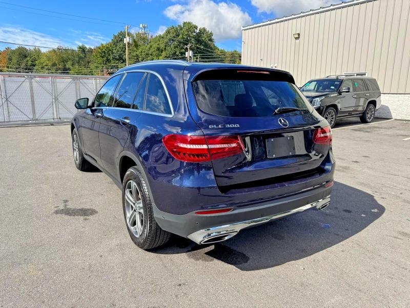 70090246 :رقم المزاد ، WDC0G4KB8JV066943 vin ، 2018 Mercedes-benz Glc مزاد بيع
