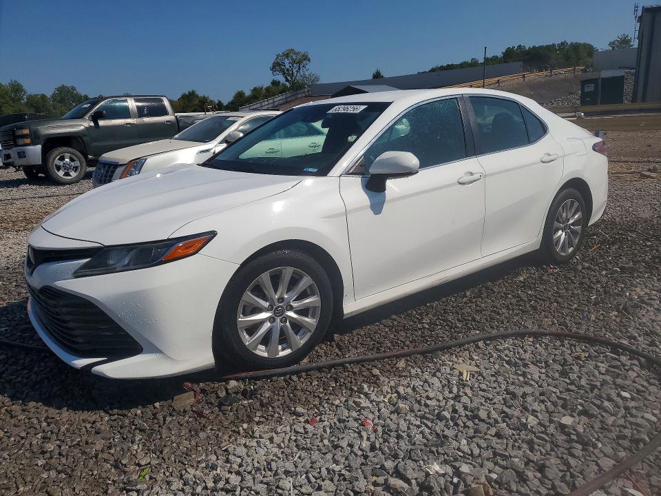 2018 Toyota Camry მანქანა იყიდება აუქციონზე, vin: 4T1B11HK9JU038527, აუქციონის ნომერი: 65296256