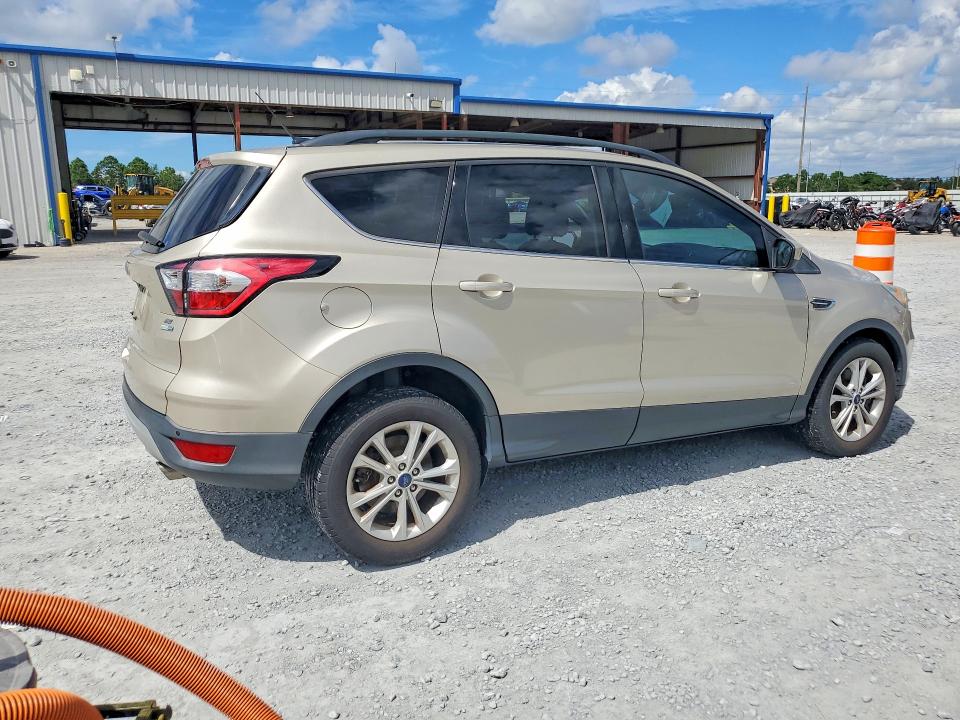 70922676 :رقم المزاد ، 1FMCU9GD1HUC57702 vin ، 2017 Ford Escape مزاد بيع
