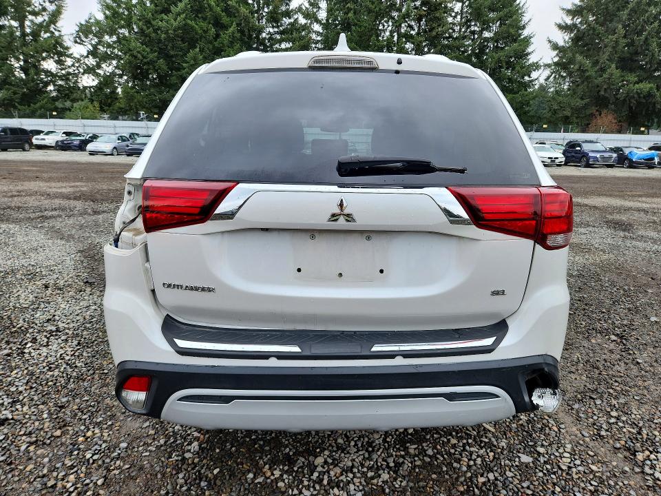 68039116 :رقم المزاد ، JA4AZ3A34LZ035395         vin ، 2020 Mitsubishi Outlander مزاد بيع