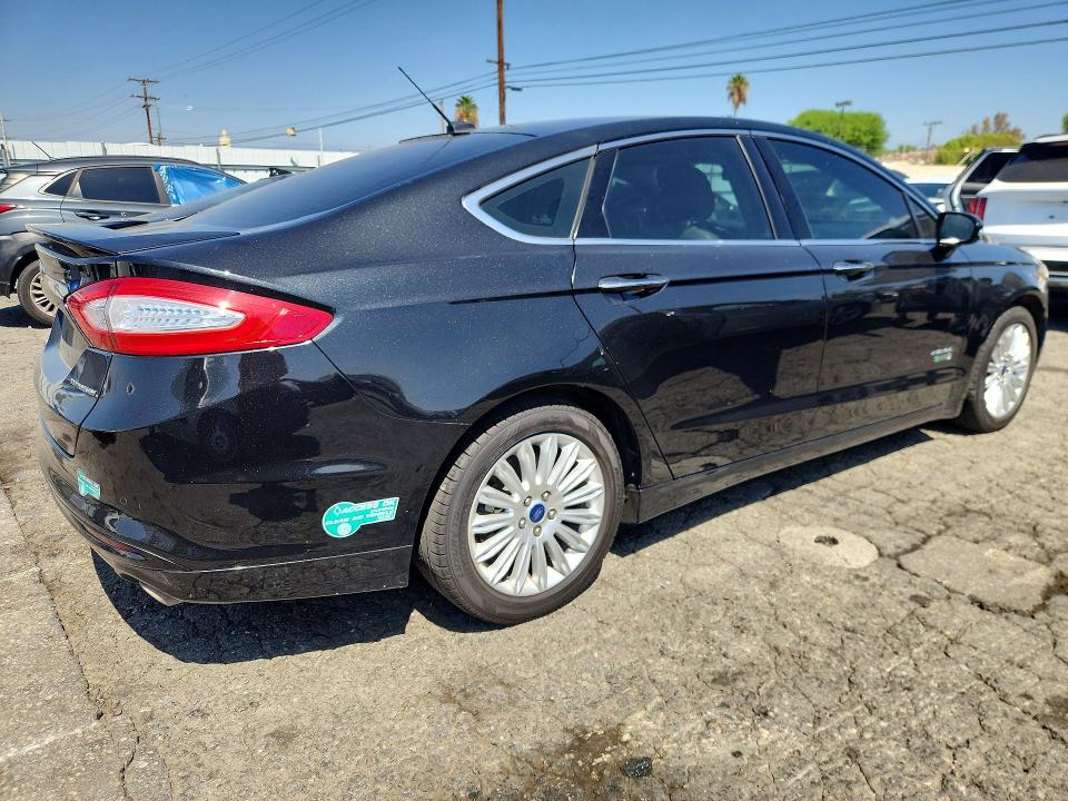 69540146 :رقم المزاد ، 3FA6P0SU5ER378771 vin ، 2014 Ford Fusion مزاد بيع