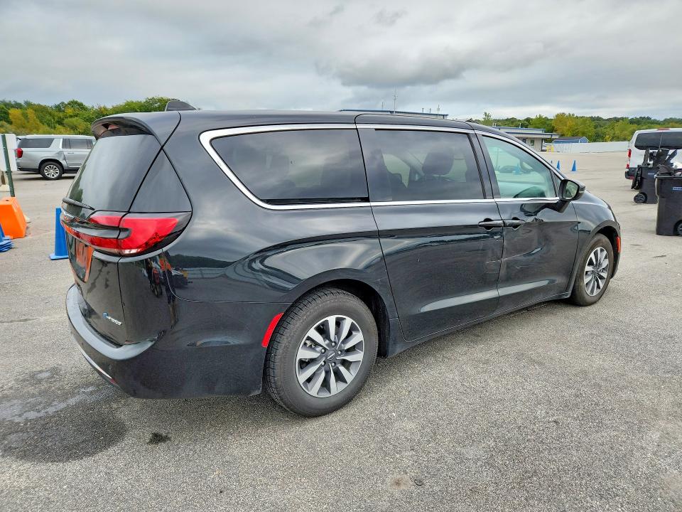 Auction sale of the 2023 Chrysler Pacifica, vin: 2C4RC1L72PR631331, lot number: 71100776