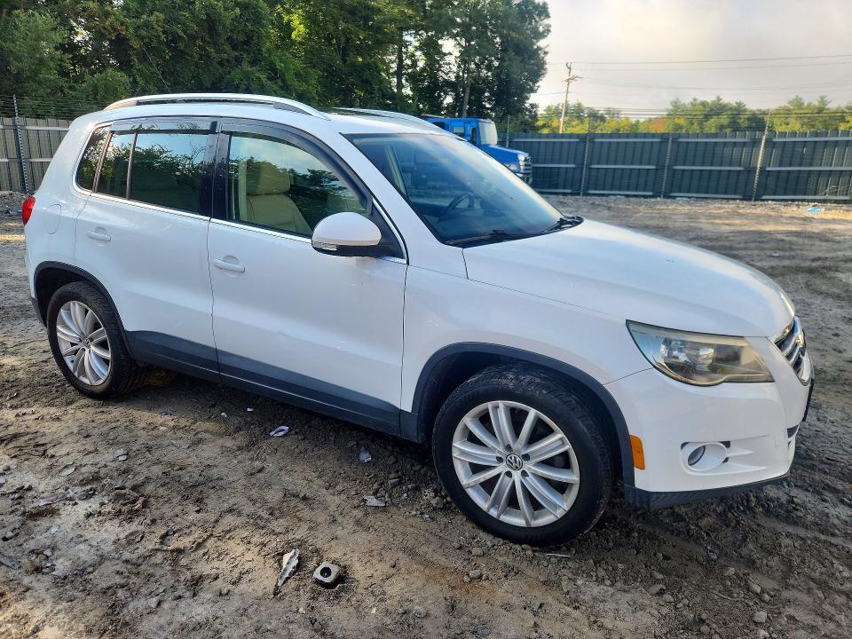 66959046 :رقم المزاد ، WVGBV7AX4BW514136 vin ، 2011 Volkswagen Tiguan مزاد بيع
