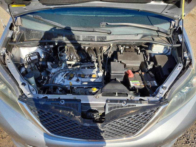 70889666 :رقم المزاد ، 5TDXK3DC5BS039651 vin ، 2011 Toyota Sienna مزاد بيع