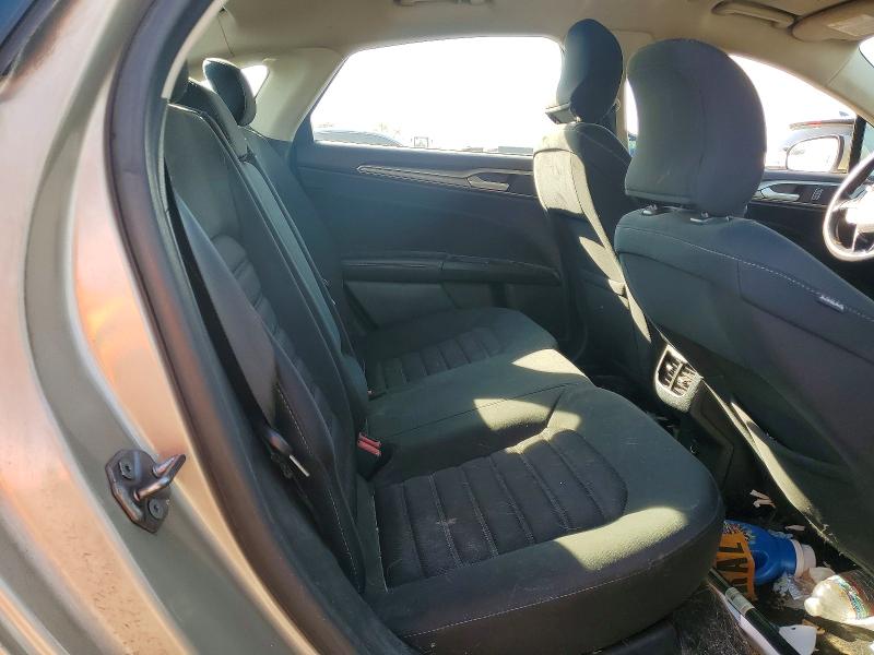 70124266 :رقم المزاد ، 3FA6P0LU2HR385177 vin ، 2017 Ford Fusion مزاد بيع