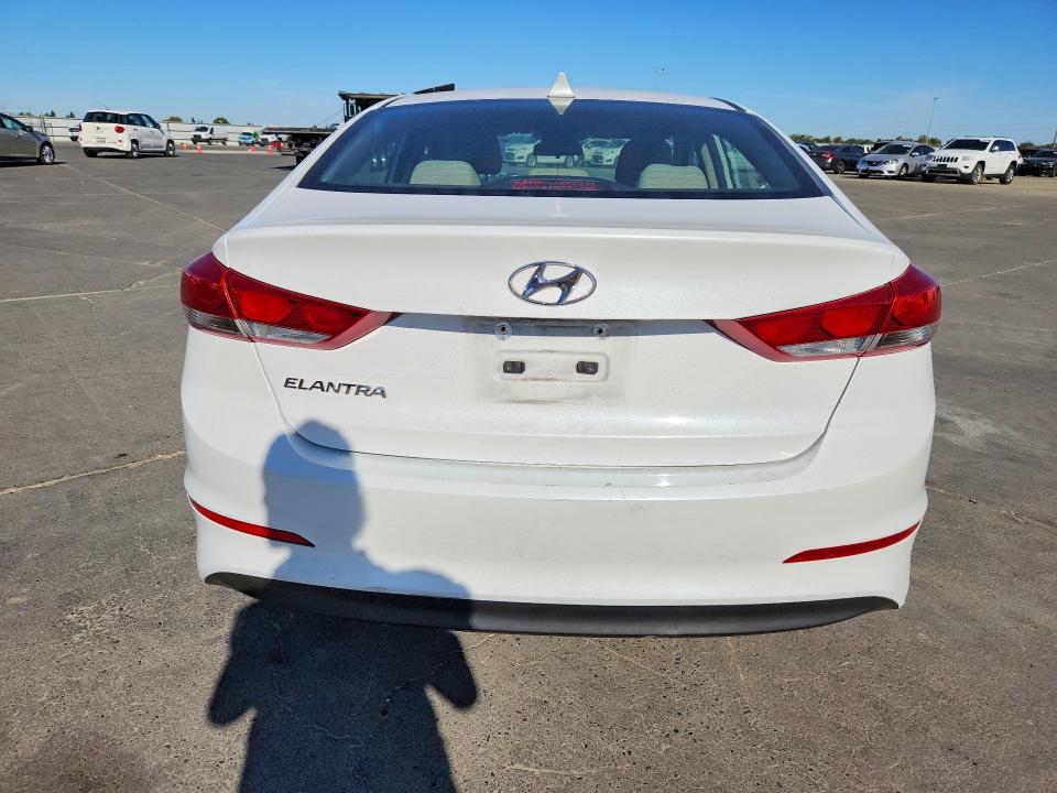 68074256 :رقم المزاد ، 5NPD84LF0JH224665 vin ، 2018 Hyundai Elantra مزاد بيع