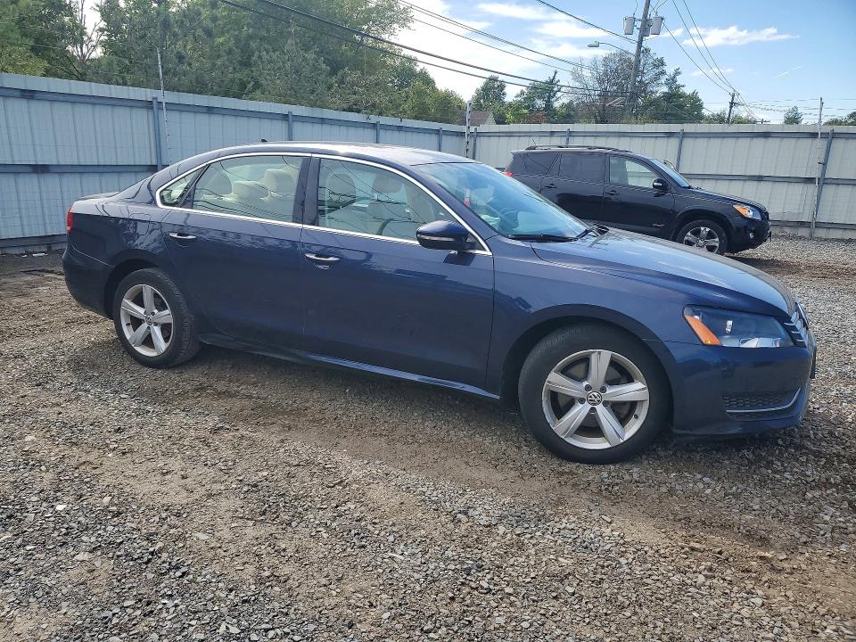69454296 :رقم المزاد ، 1VWBP7A32CC052462 vin ، 2012 Volkswagen Passat مزاد بيع