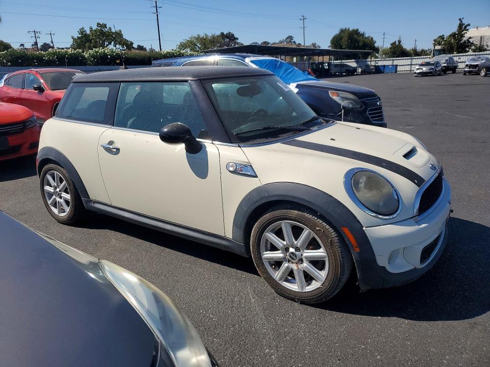 Продаж на аукціоні авто 2011 Mini Cooper, vin: WMWSV3C56BTY21671, номер лоту: 70267096