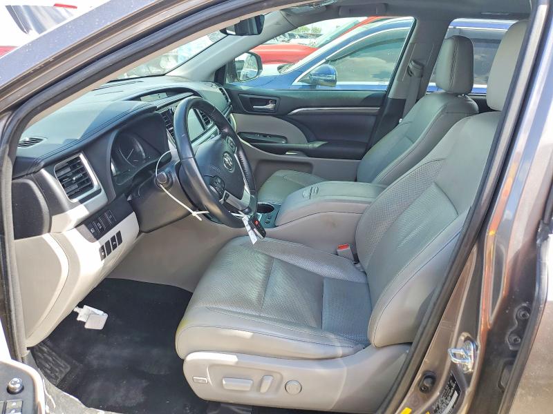 2017 Toyota Highlander მანქანა იყიდება აუქციონზე, vin: 5TDYZRFH1HS228110, აუქციონის ნომერი: 70261506