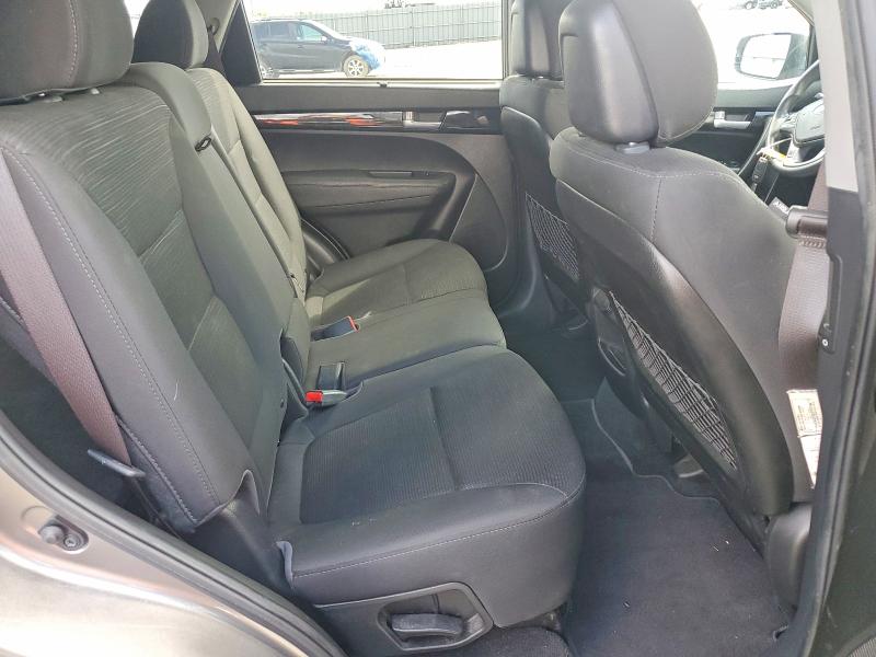 2015 Kia Sorento მანქანა იყიდება აუქციონზე, vin: 5XYKT3A69FG561174, აუქციონის ნომერი: 68154586