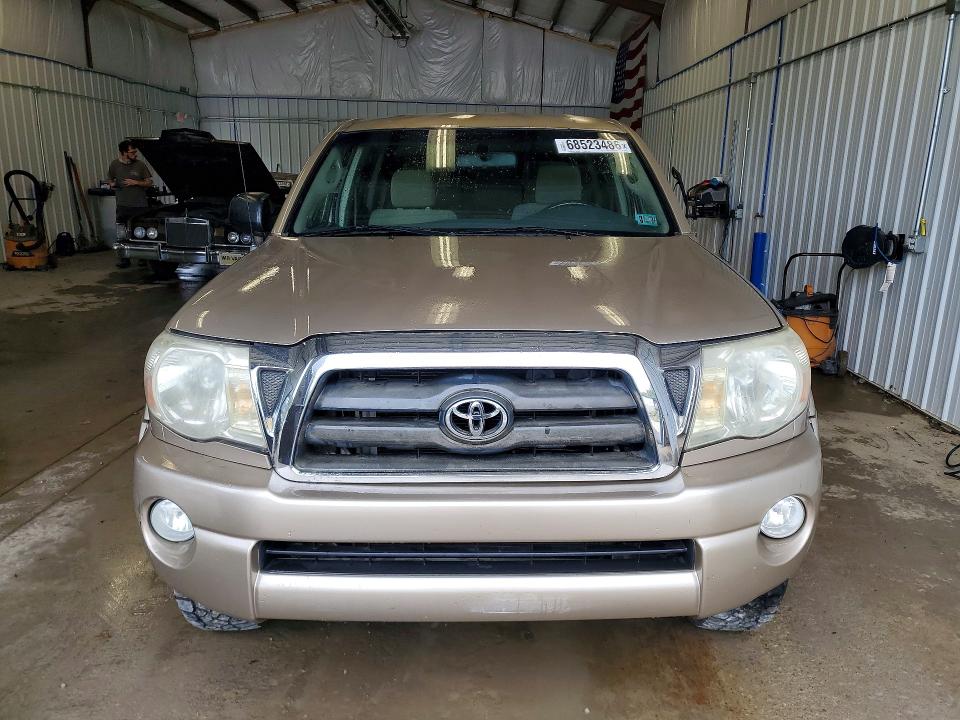 68523486 :رقم المزاد ، 5TEMU52NX5Z093581 vin ، 2005 Toyota Tacoma مزاد بيع