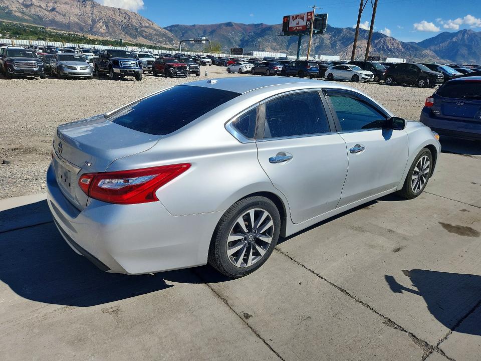 Продаж на аукціоні авто 2017 Nissan Altima, vin: 1N4AL3AP6HC217996, номер лоту: 69929086