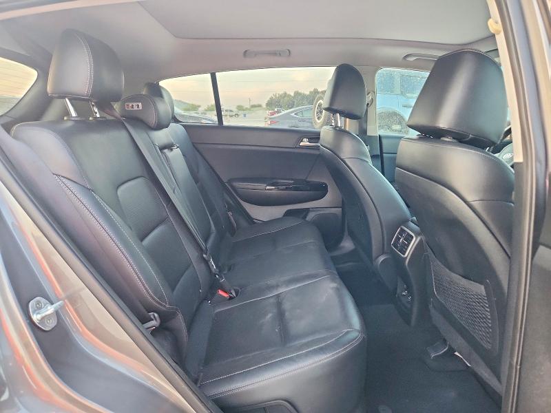 Продажа на аукционе авто 2017 Kia Sportage, vin: KNDPRCA64H7240373, номер лота: 68896206