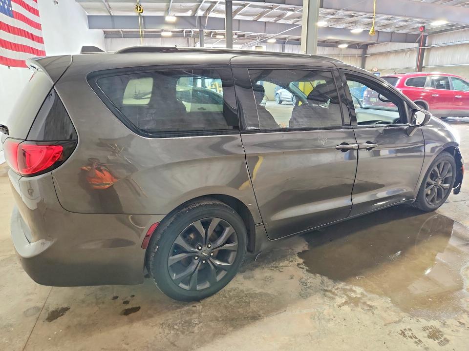 Продажа на аукционе авто 2019 Chrysler Pacifica, vin: 2C4RC1FG0KR593943, номер лота: 68015886