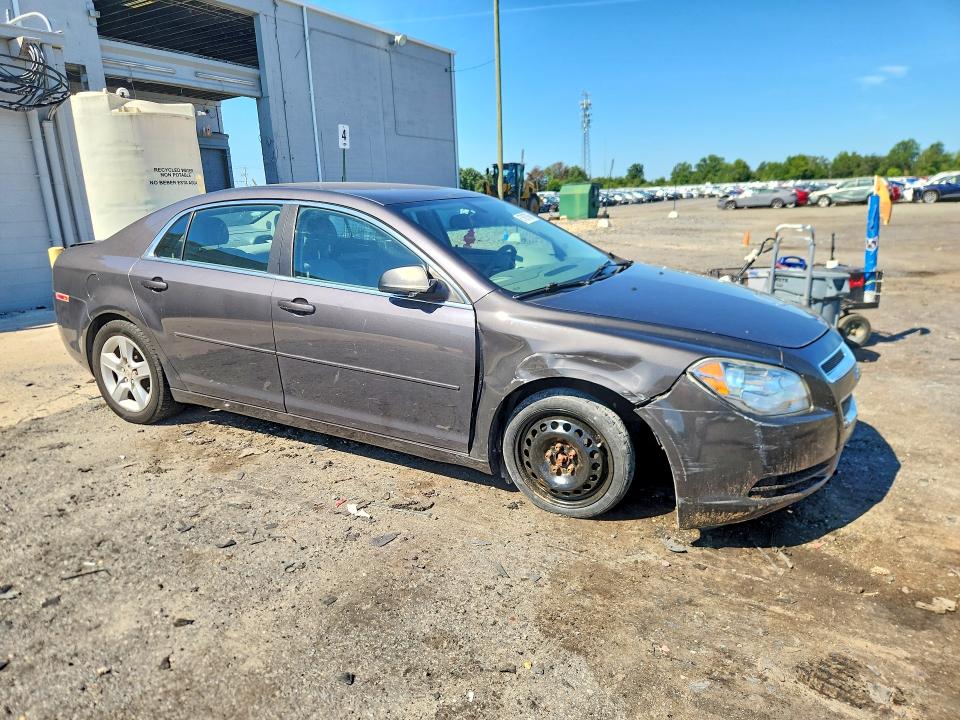 67887606 :رقم المزاد ، 1G1ZB5E13BF215901 vin ، 2011 Chevrolet Malibu مزاد بيع
