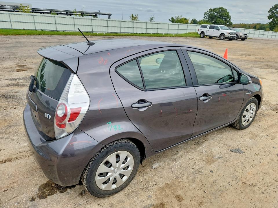 Продажа на аукционе авто 2014 Toyota Prius C, vin: JTDKDTB37E1573632, номер лота: 69933006