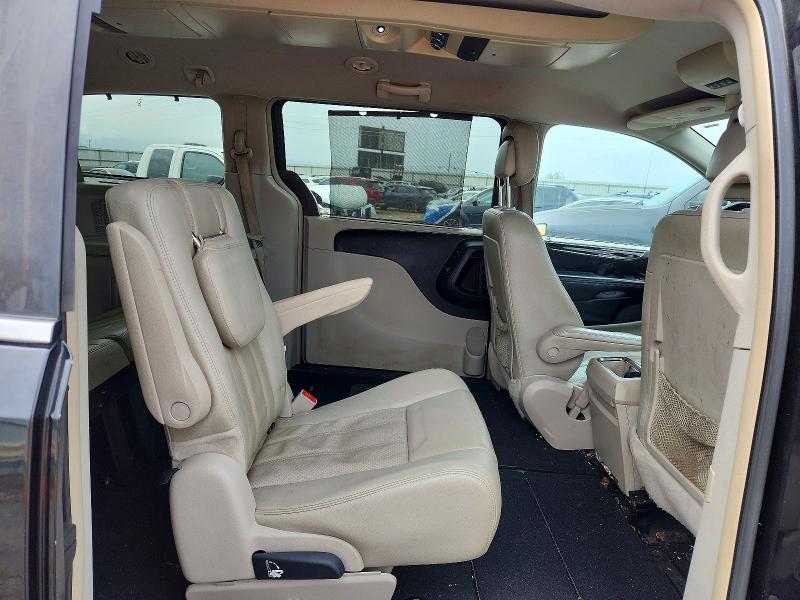 69452746 :رقم المزاد ، 2C4RC1CGXCR300670 vin ، 2012 Chrysler Town & Country مزاد بيع