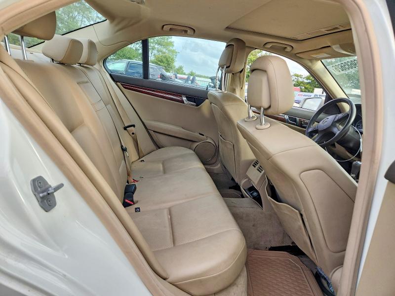 Продажа на аукционе авто 2010 Mercedes-benz C, vin: WDDGF8BBXAR128131, номер лота: 69685626