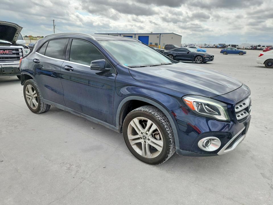 69802636 :رقم المزاد ، WDCTG4EB0KJ553121 vin ، 2019 Mercedes-benz Gla مزاد بيع