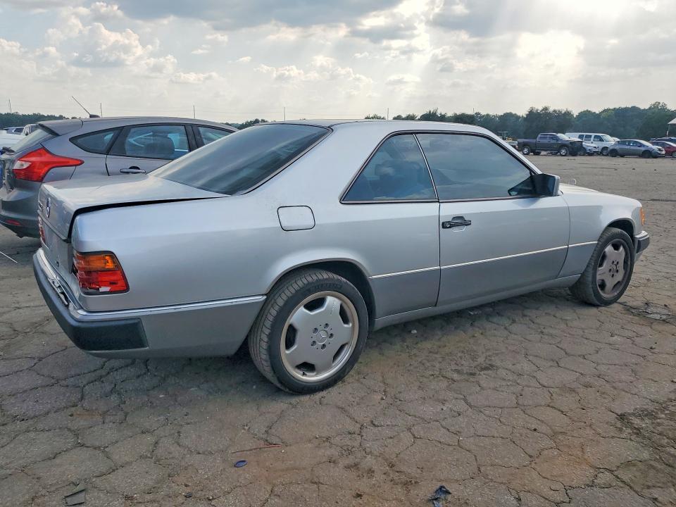 67603596 :رقم المزاد ، WDBEA52E0PB971795 vin ، 1993 Mercedes-benz 300 مزاد بيع