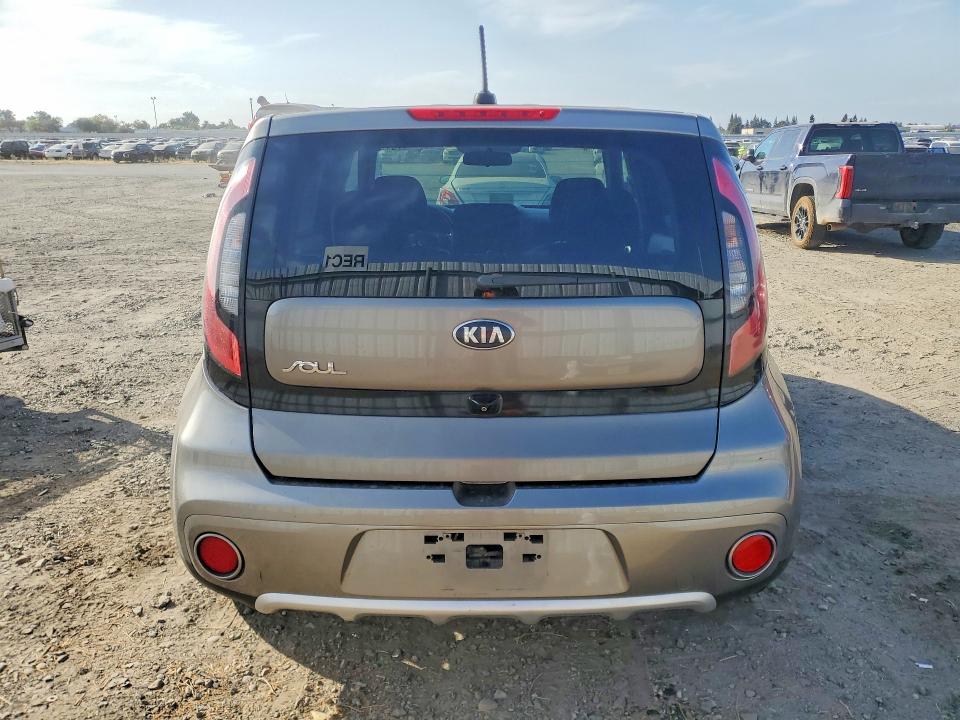 Продаж на аукціоні авто 2018 Kia Soul, vin: KNDJP3A56J7536228, номер лоту: 69371676