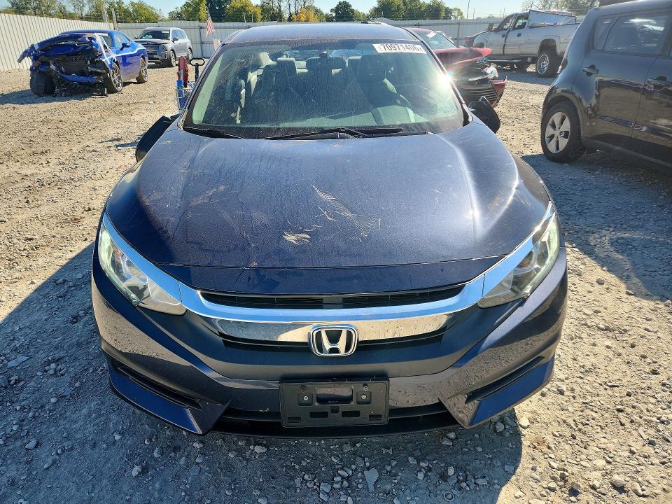 Продажа на аукционе авто 2018 Honda Civic, vin: 19XFC2F58JE007531, номер лота: 70971406