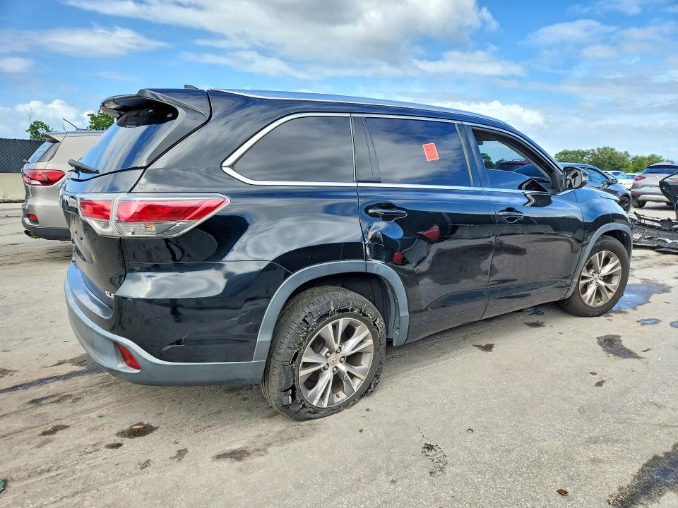 2015 Toyota Highlander მანქანა იყიდება აუქციონზე, vin: 5TDKKRFHXFS056375, აუქციონის ნომერი: 69607146
