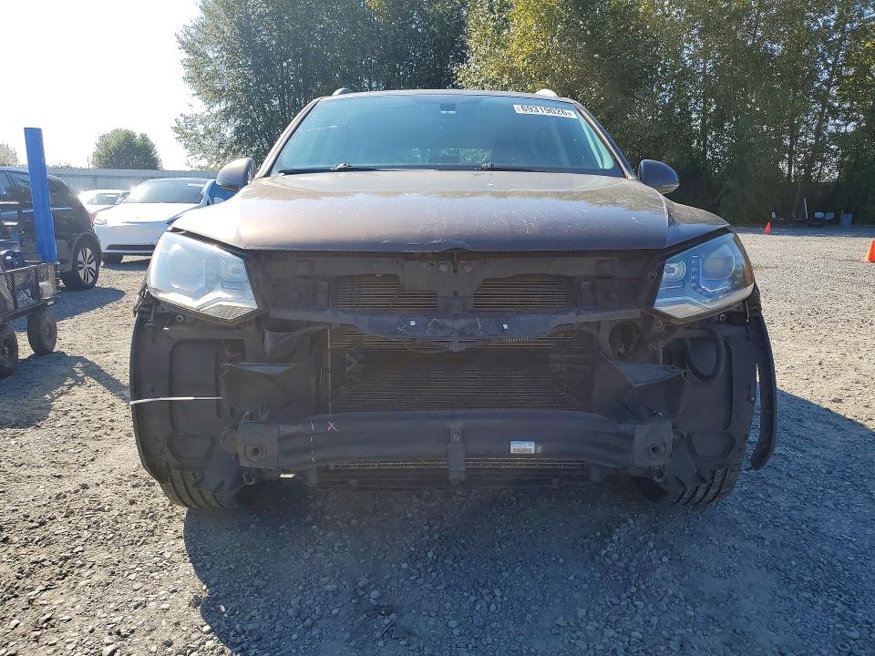 Auction sale of the 2011 Volkswagen Touareg, vin: WVGFF9BP8BD000634, lot number: 69319026