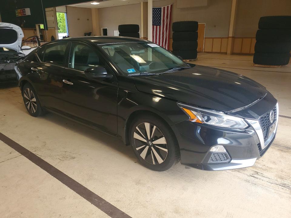 67962366 :رقم المزاد ، 1N4BL4DV5NN323098 vin ، 2022 Nissan Altima مزاد بيع