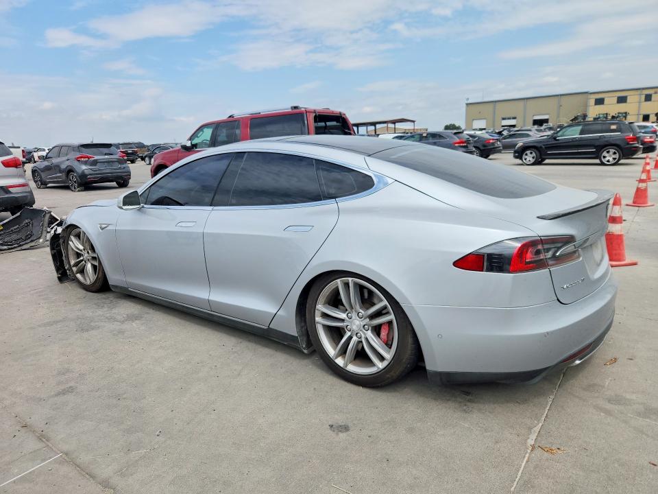 67531516 :رقم المزاد ، 5YJSA1H1XEFP53147 vin ، 2014 Tesla Model S مزاد بيع