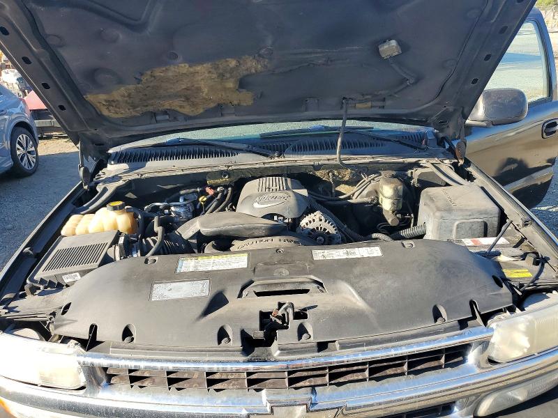 70549216 :رقم المزاد ، 3GNFK16T31G177710 vin ، 2001 Chevrolet Suburban مزاد بيع
