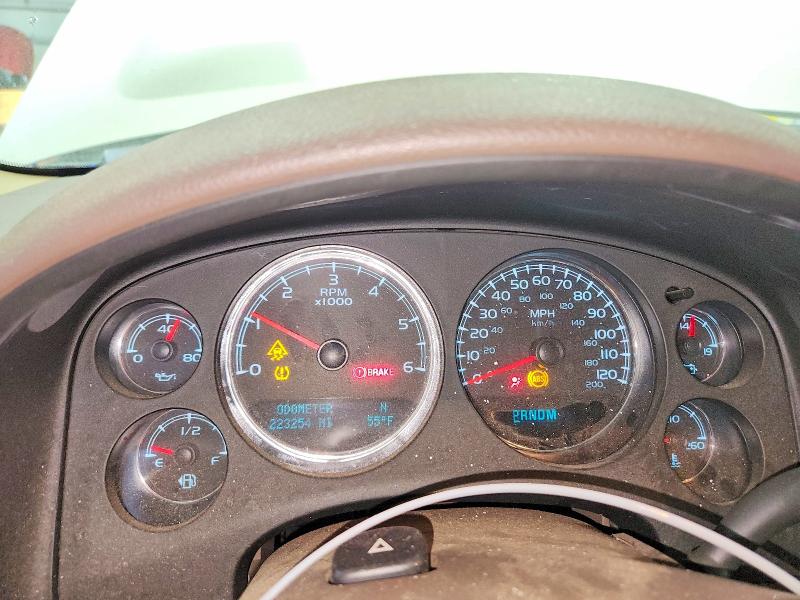 68558146 :رقم المزاد ، 1GNUKKE39AR246110 vin ، 2010 Chevrolet Suburban مزاد بيع