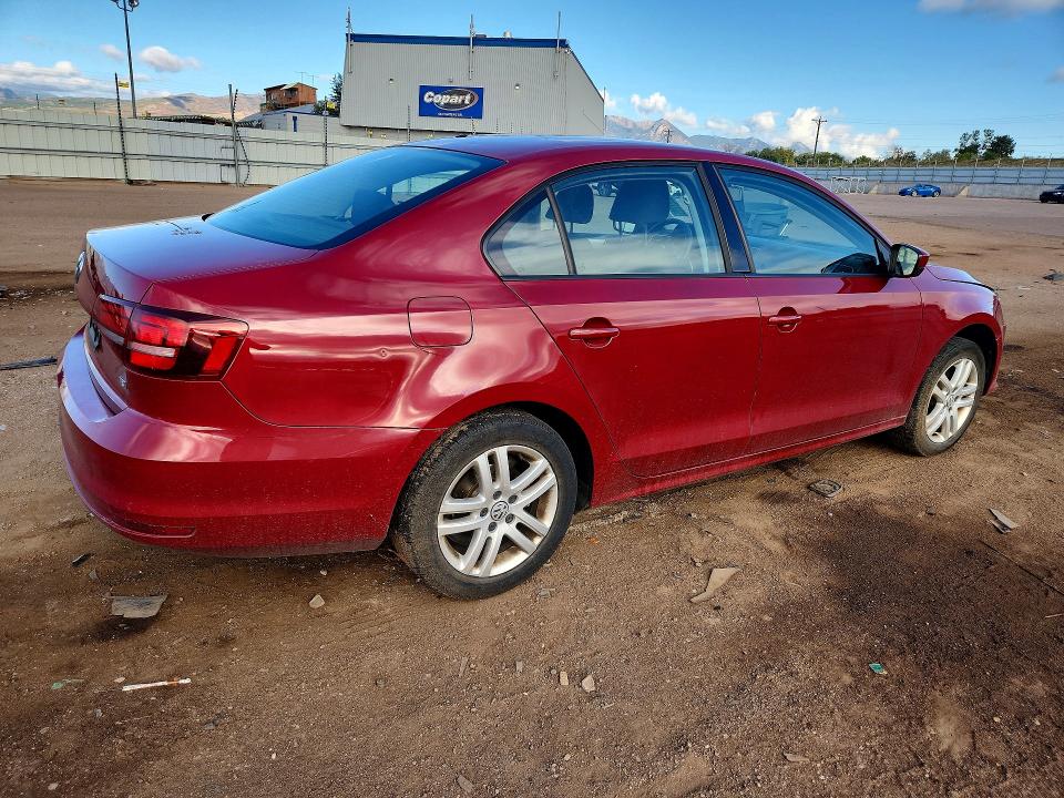 69372166 :رقم المزاد ، 3VW2B7AJ6JM262023 vin ، 2018 Volkswagen Jetta مزاد بيع