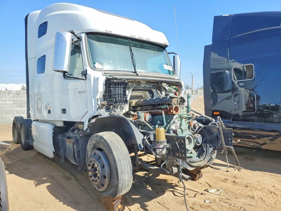 Продаж на аукціоні авто 2021 Volvo Vnl, vin: 4V4NC9EJ2MN282139, номер лоту: 70658946