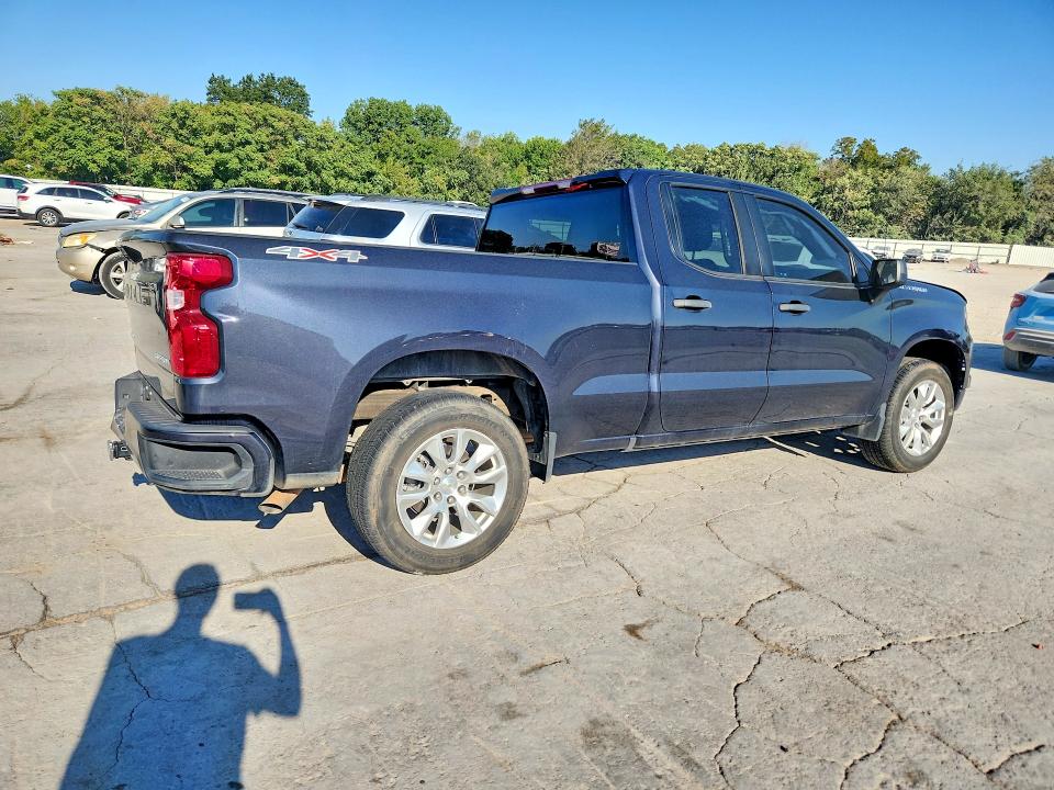 63728396 :رقم المزاد ، 1GCRDBEK5PZ282207 vin ، 2023 Chevrolet Silverado مزاد بيع