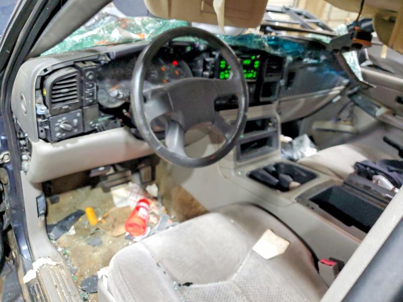 68857406 :رقم المزاد ، 1GNFK16Z34J229215 vin ، 2004 Chevrolet Suburban مزاد بيع