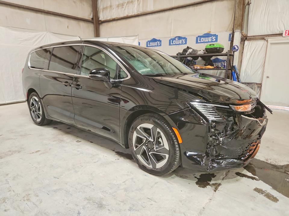 Продаж на аукціоні авто 2027 Chrysler Pacifica, vin: 2C4RC1GG1VR554328, номер лоту: 70535026