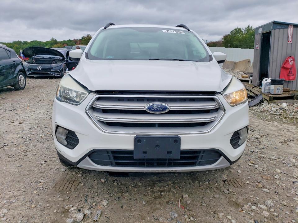 Продажа на аукционе авто 2018 Ford Escape, vin: 1FMCU9GD9JUA75834, номер лота: 70874236