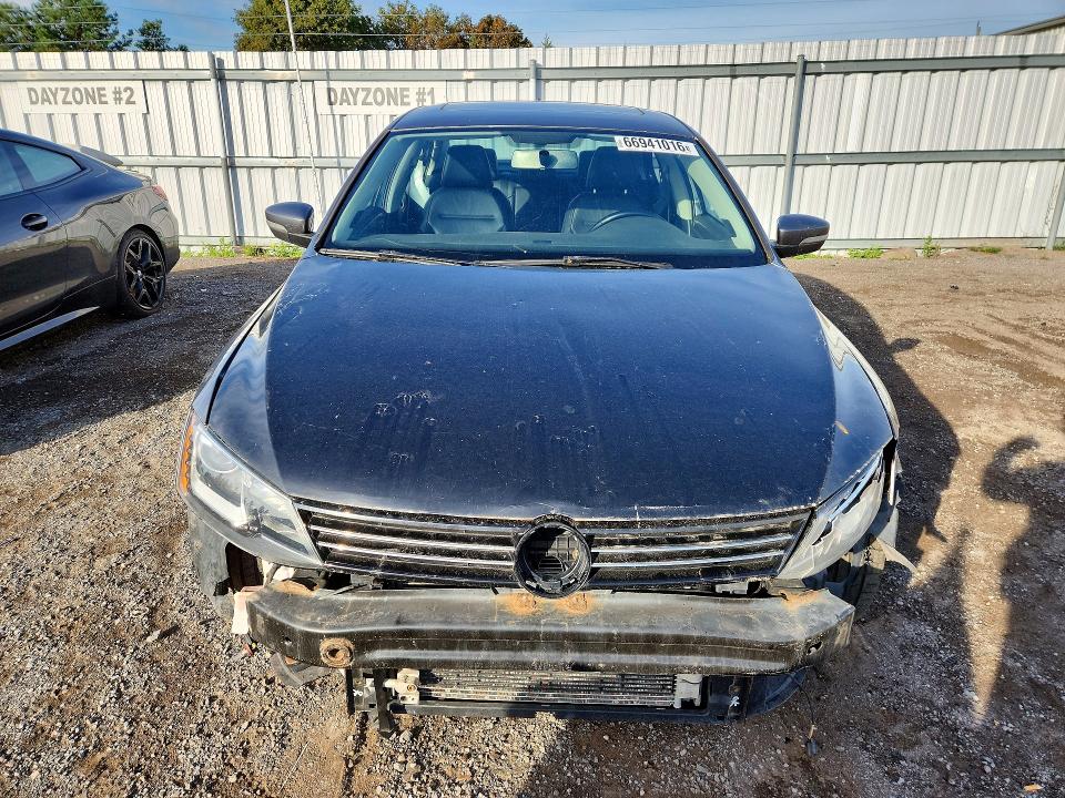66941016 :رقم المزاد ، 3VW3A7AJ3FM261507 vin ، 2015 Volkswagen Jetta مزاد بيع