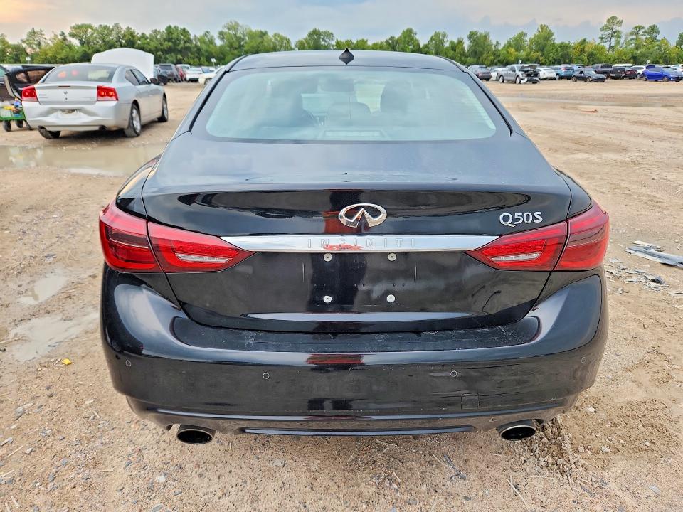 68225126 :رقم المزاد ، JN1EV7AP2JM355423 vin ، 2018 Infiniti Q50 مزاد بيع