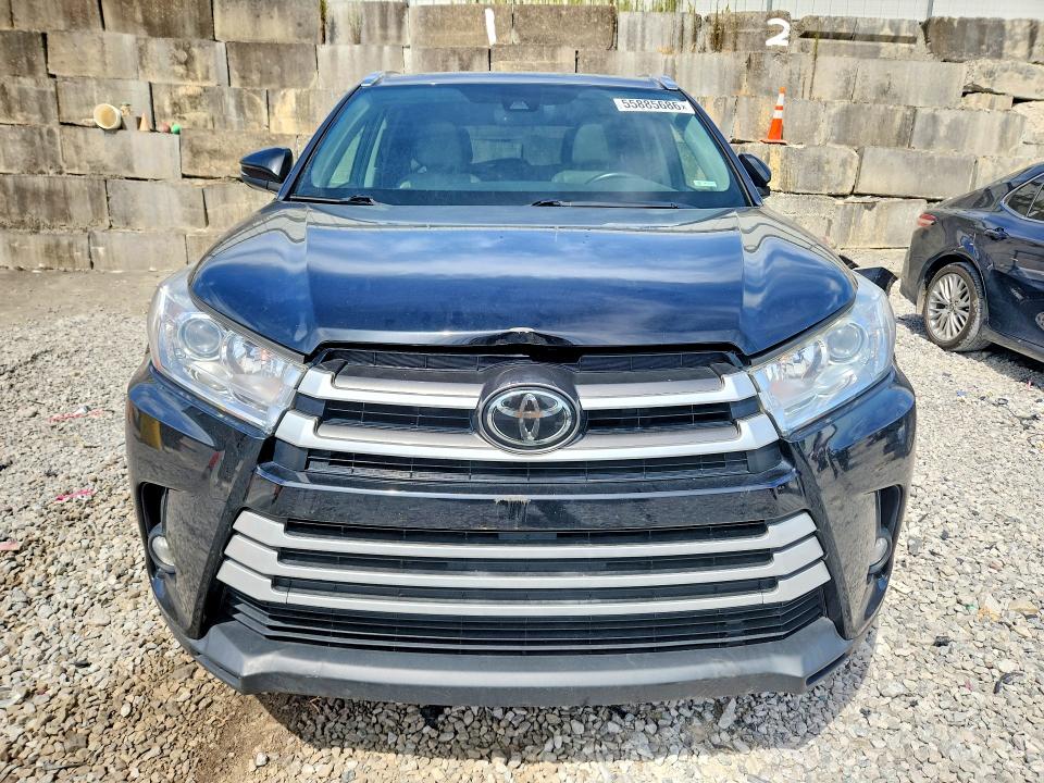 55885686 :رقم المزاد ، 5TDJZRFH4HS417187 vin ، 2017 Toyota Highlander مزاد بيع