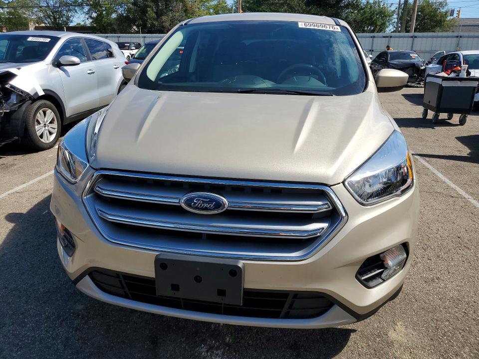 Продаж на аукціоні авто 2017 Ford Escape, vin: 1FMCU0GD5HUA78686, номер лоту: 69969676