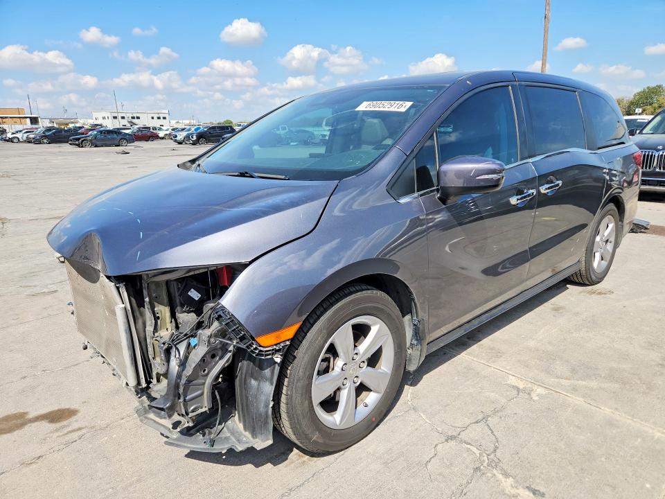 69052916 :رقم المزاد ، 5FNRL6H73JB102480 vin ، 2018 Honda Odyssey مزاد بيع