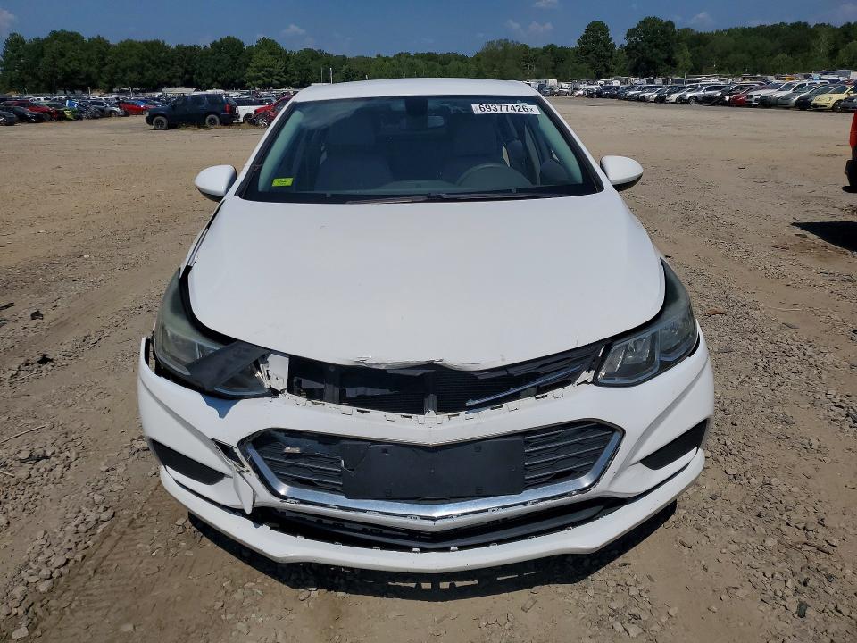 69377426 :رقم المزاد ، 1G1BC5SM0J7166680 vin ، 2018 Chevrolet Cruze مزاد بيع