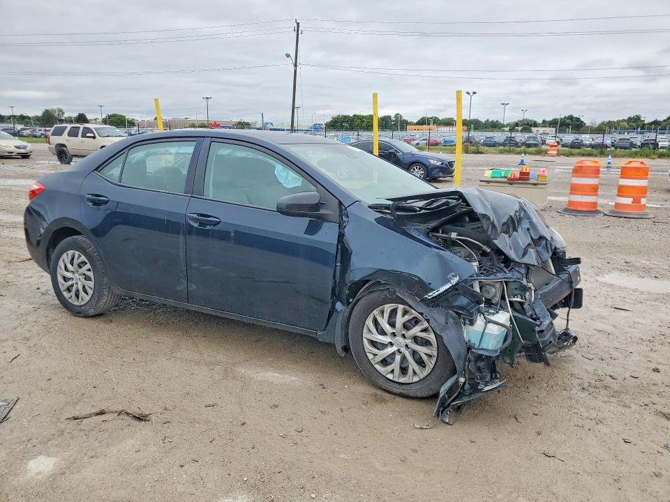 2018 Toyota Corolla მანქანა იყიდება აუქციონზე, vin: 2T1BURHE0JC063429, აუქციონის ნომერი: 69517166