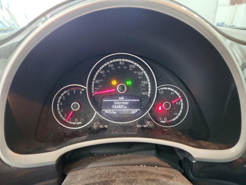 70525786 :رقم المزاد ، 3VWJ17AT6FM619725 vin ، 2015 Volkswagen Beetle مزاد بيع