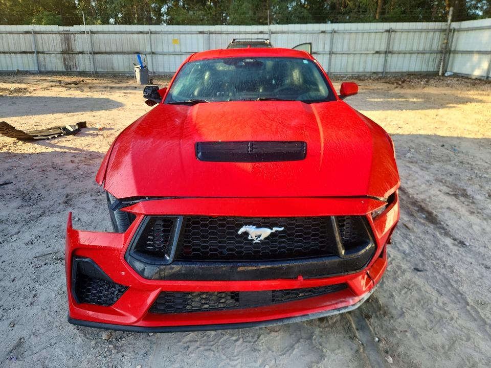 69779136 :رقم المزاد ، 1FA6P8CF9S5410053 vin ، 2025 Ford Mustang مزاد بيع