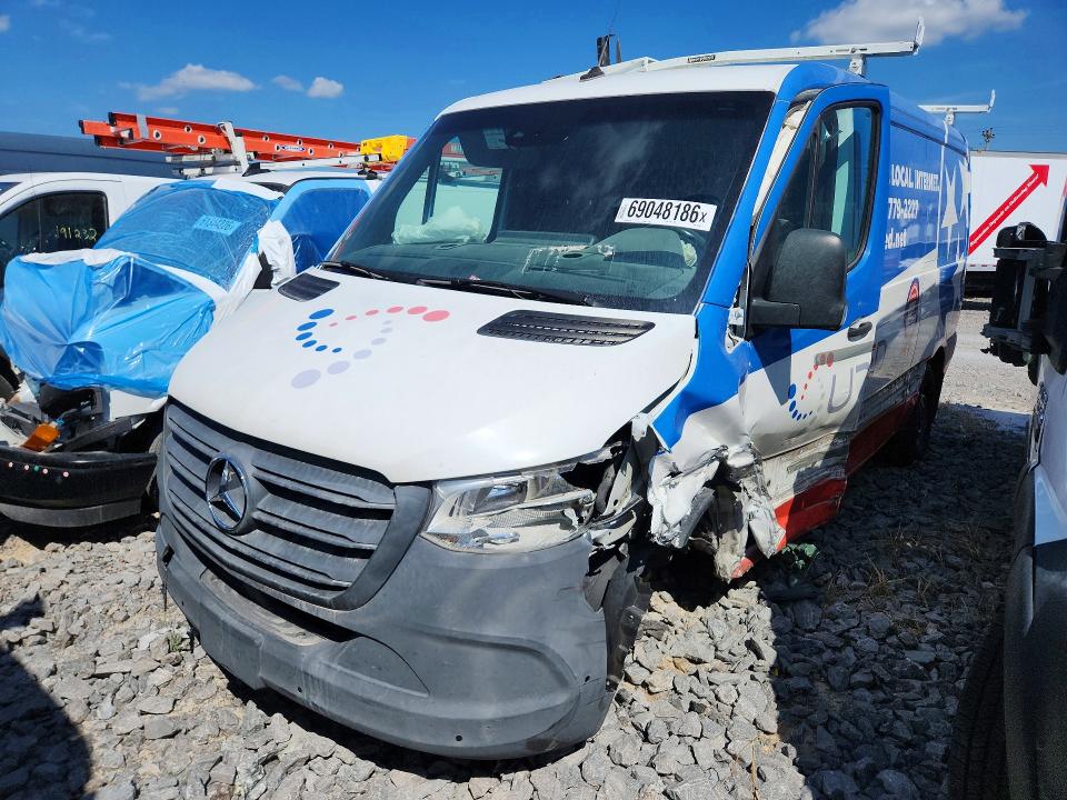 69048186 :رقم المزاد ، W1Y40BHY3NT083464         vin ، 2022 Mercedes-benz Sprinter مزاد بيع