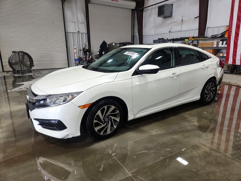 Auction sale of the 2017 Honda Civic, vin: 19XFC2F70HE231100, lot number: 70049956